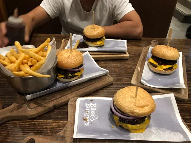 Ribs & Burgers Woolloongabba