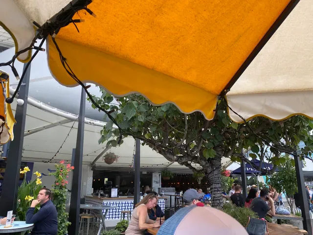 Riverbar & Kitchen