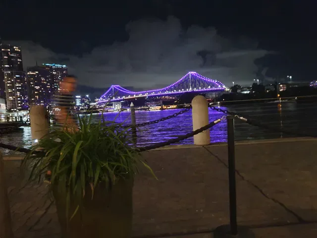 Riverbar & Kitchen