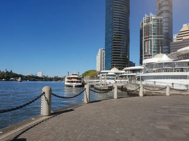 Riverbar & Kitchen