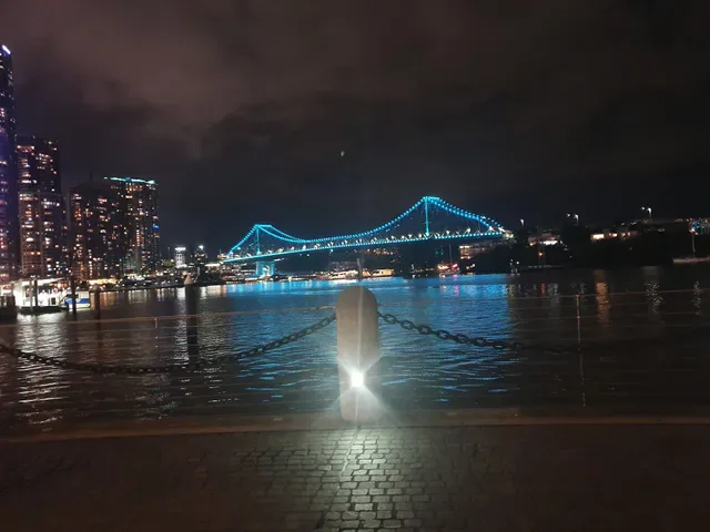 Riverbar & Kitchen