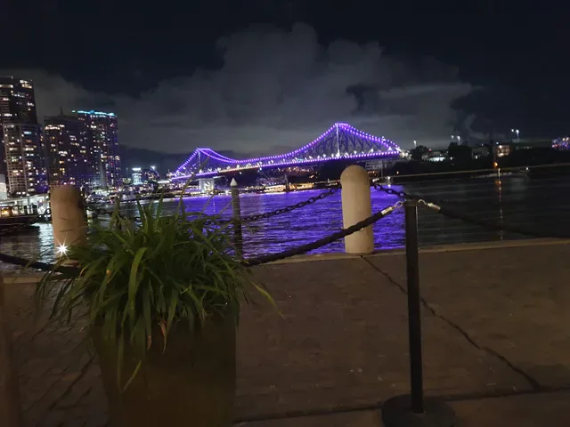 Riverbar & Kitchen