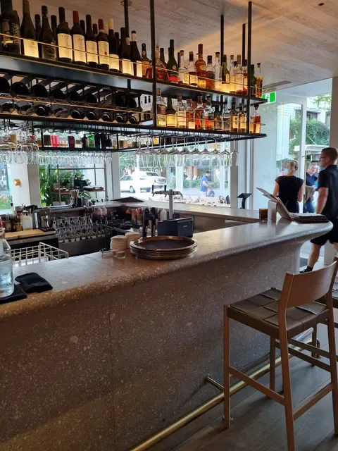 Rodd & Gunn - The Lodge James Street