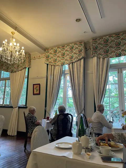 Room with Roses
