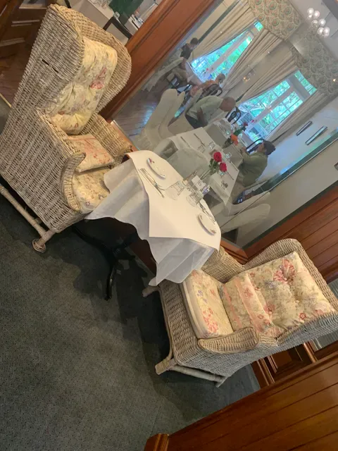 Room with Roses