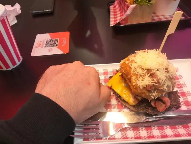 Sue's Burgers and Shakes