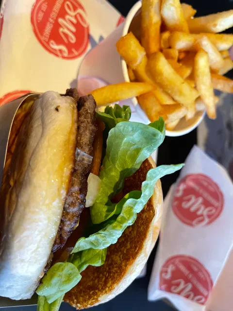 Sue's Burgers and Shakes