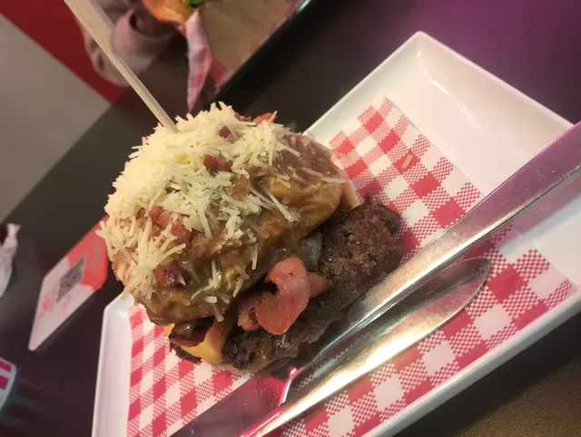 Sue's Burgers and Shakes