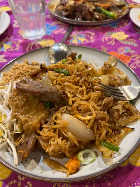 Thai Gumdale