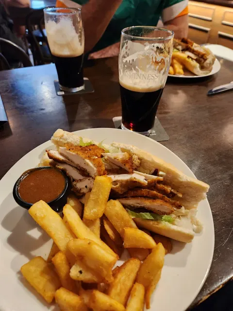 The One Mile Woolloongabba (Sports Bar & Restaurant)