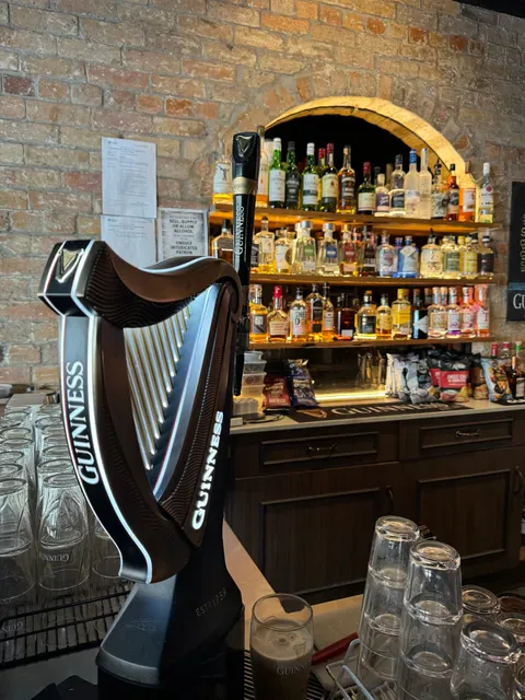 The One Mile Woolloongabba (Sports Bar & Restaurant)