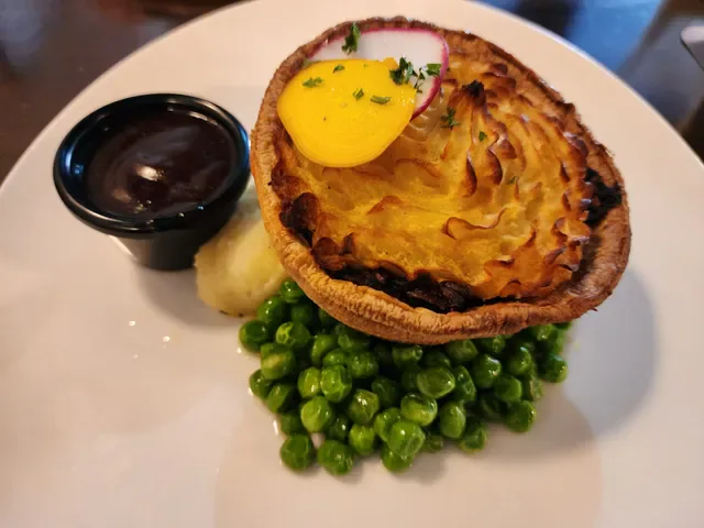 The One Mile Woolloongabba (Sports Bar & Restaurant)