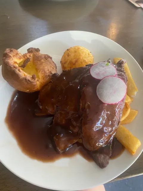 The One Mile Woolloongabba (Sports Bar & Restaurant)