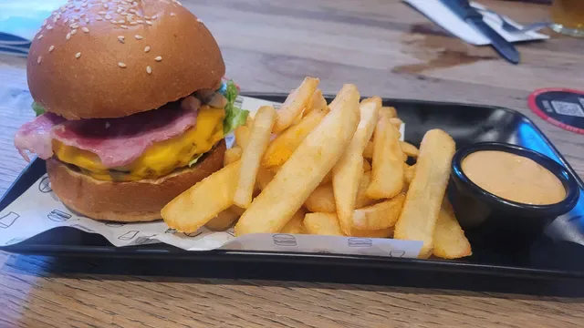The Sporting Globe Bar & Grill Chermside