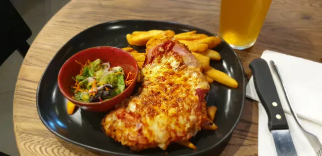 The Sporting Globe Bar & Grill Chermside