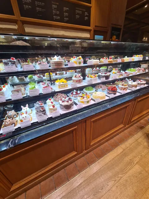 TREASURE HOUSE