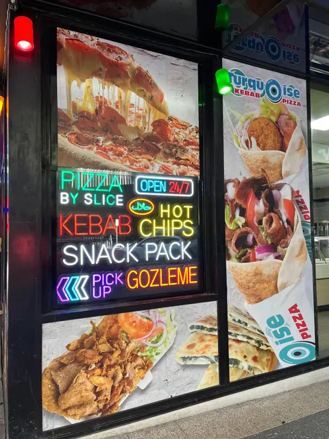 Turquoise Kebab Pizza
