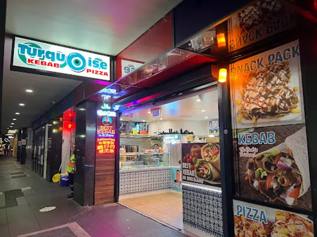 Turquoise Kebab Pizza