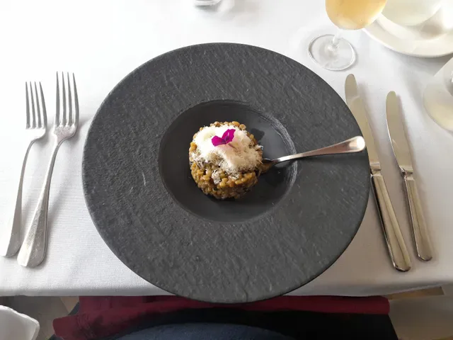 Two Small Rooms Restaurant