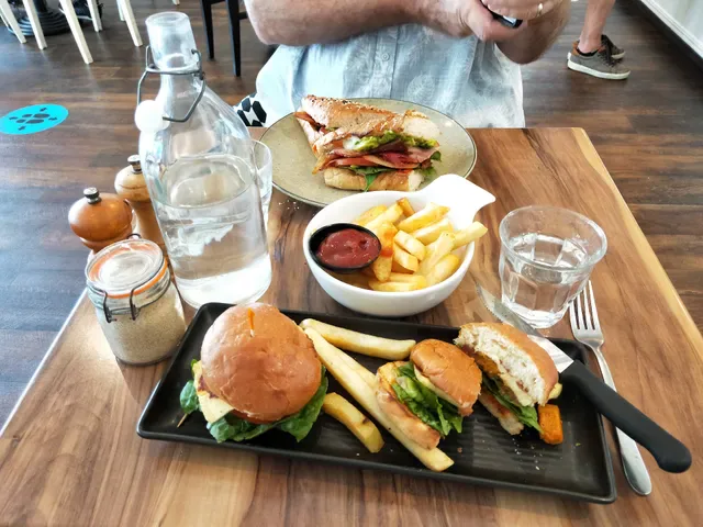 Two Teaspoons Cafe & Restaurant