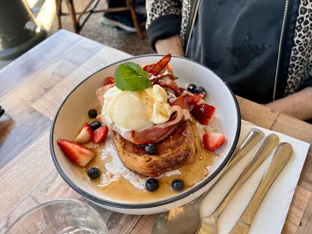 Two Teaspoons Cafe & Restaurant