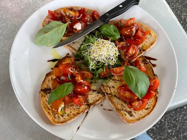 Vito’s Cucina & Bar Ascot