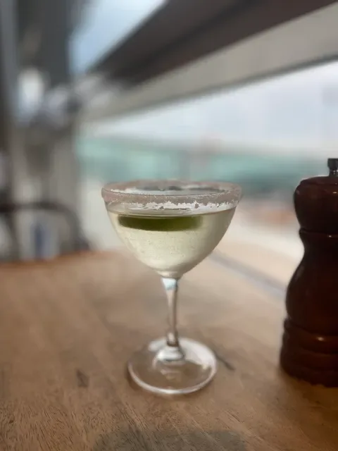 WINDMILL & CO - Bar & Bistro