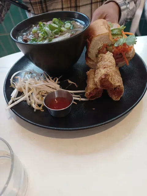 Xin Chào