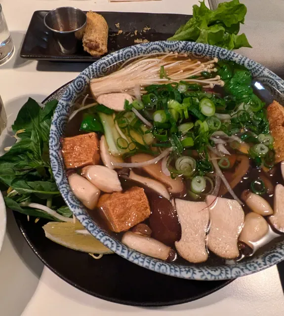 Xin Chào