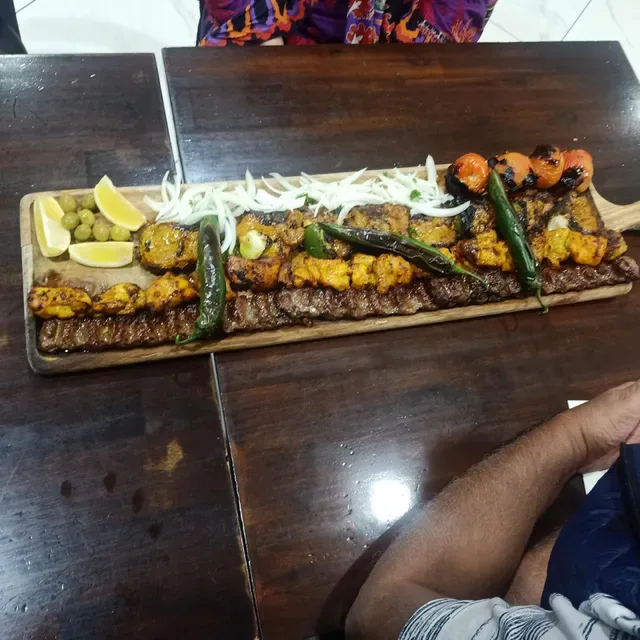 Zeitoon Restaurant