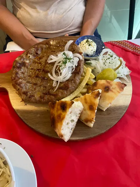 Antika Bar & Grill