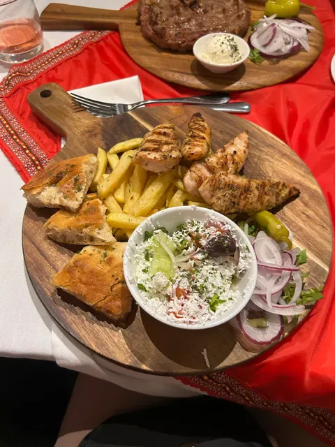 Antika Bar & Grill