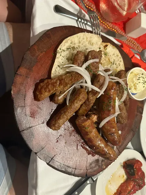 Antika Bar & Grill