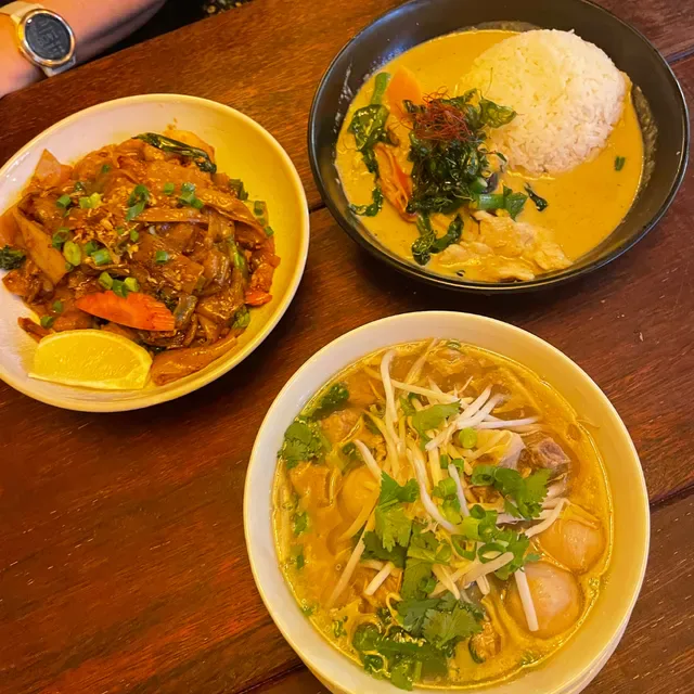 Ari Thai Kitchen & Bar