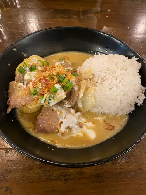 Ari Thai Kitchen & Bar