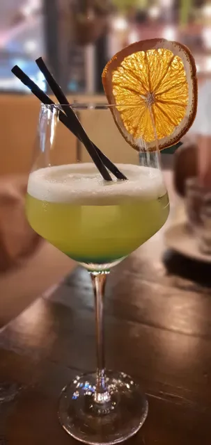 Ari Thai Kitchen & Bar