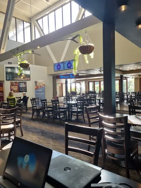 Benowa Tavern