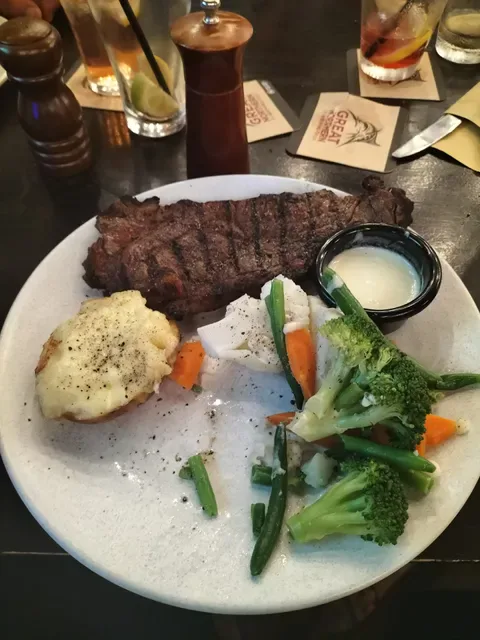 Benowa Tavern