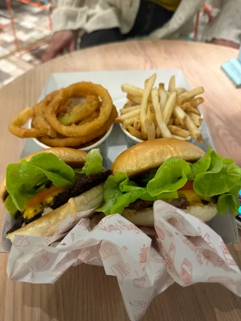 Betty's Burgers