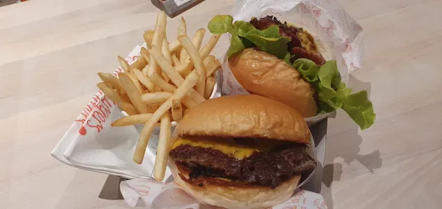 Betty's Burgers