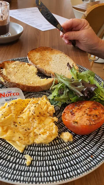 Bistro 19