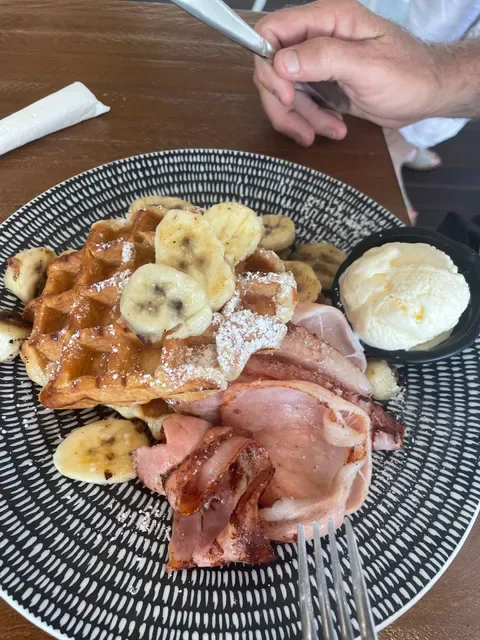 Bistro 19