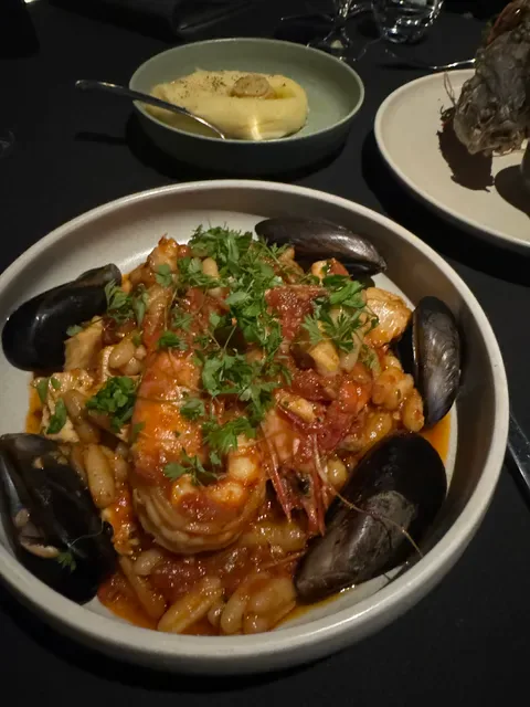 Blowfish Seafood ★ Steak ★ Bar