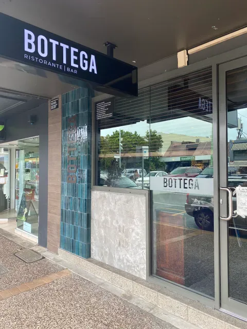 Bottega Chevron Village
