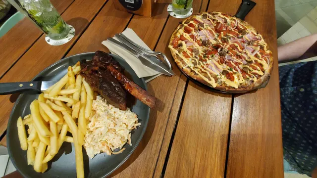 Broadbeach Tavern