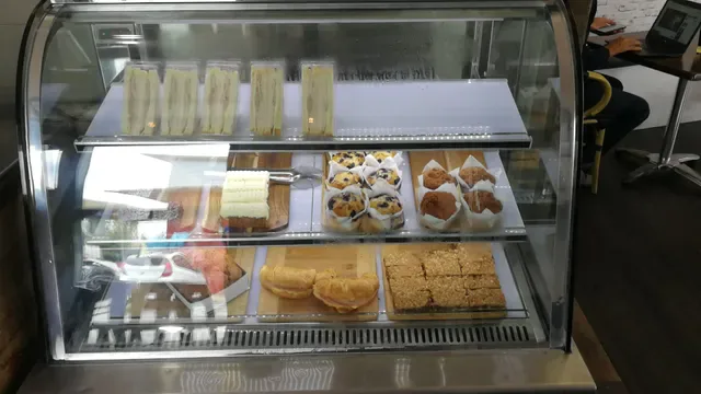 Burger Me Fresh Cafe