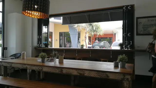 Burger Me Fresh Cafe