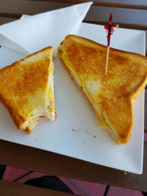 Burger Me Fresh Cafe