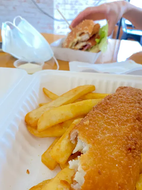 Burger Me Fresh Cafe