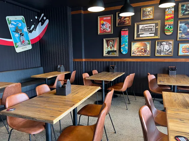 Burger Urge Crestwood